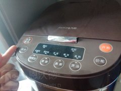 電飯煲怎么清洗？用神奇清潔海綿去除電飯煲污漬圖解